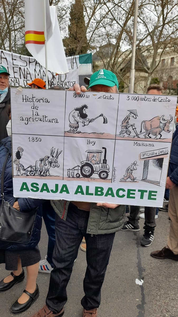irenepii's tweet photo. Más imágenes de la #manifestación en defensa del Mundo Rural en #Madrid https://t.co/T1a36aphPQ