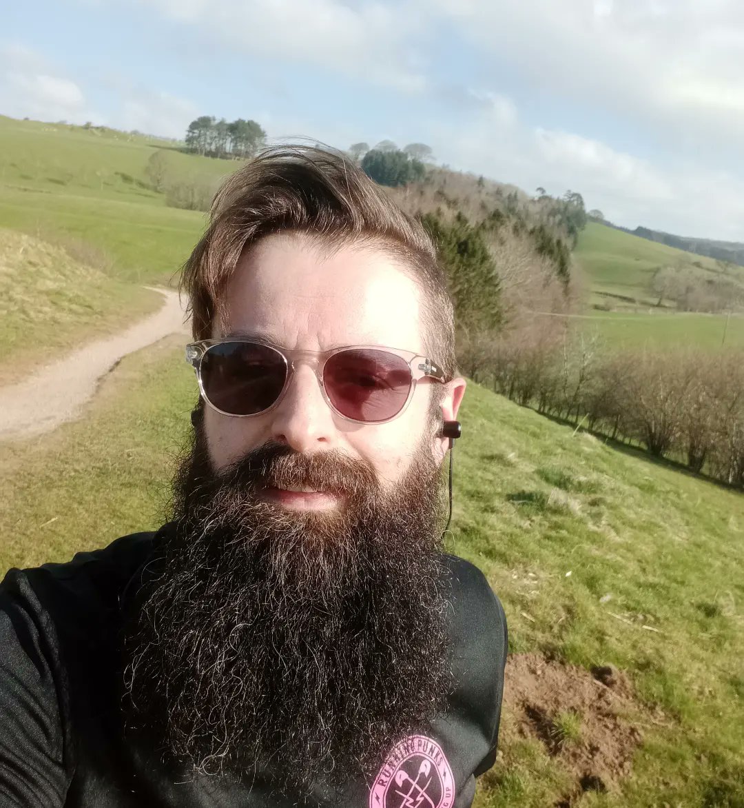 Cakesniffer77's tweet photo. Huzzah! Finally felt like I had the stamina, post-covid, to go a bit further. Planned on 10k but it was so nice outside so ended with 16k. 28 dogs (1.75 DpKm) @runningpunks listened to @TheWildhearts - PHUQ Deluxe #virtualrunclub #farnotfast https://t.co/HN5nNNbiD8
