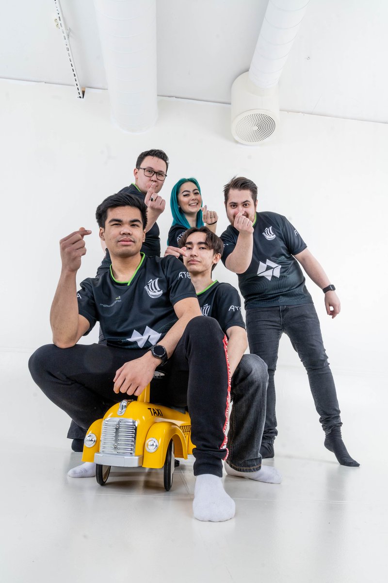 kjekt med asian fam på besøk 😬
og resten av gjeng 

<a href="/Metizport/">Metizport</a>  #wheregamingmatters