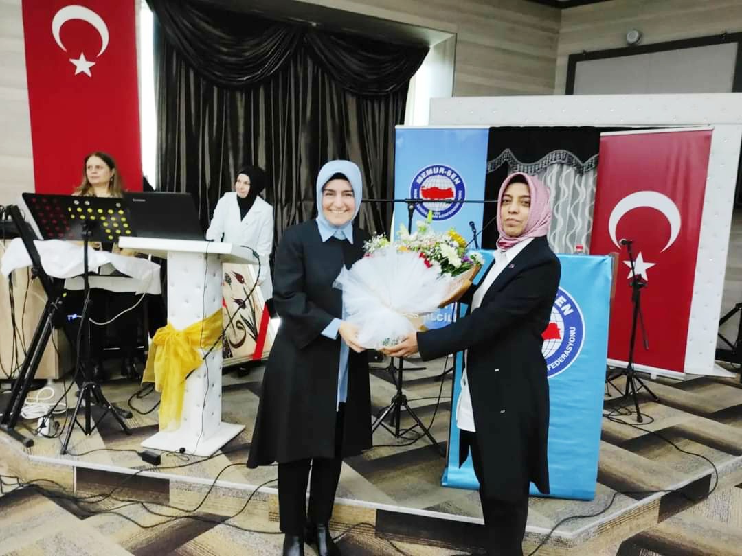 g_ciftciogluTR's tweet photo. #ÖncüKadınlarlaDahaİyiBirGelecek 
Pandemi sonrası Türkiye'de ilk salon programı Manisa'da.
Ankara'nın enerjisi ile Manisa'nın samimiyeti bir araya gelince çok güzel oldu.
@Sdka_Aydin
@MemurSenKadin 
@ebskadin
@EnjKadinlar
 @mesutoner45 
@MemurSenManisa1
@neclad https://t.co/hdroBWL96q
