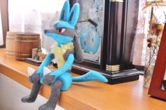 ポケモンの羊毛フェルト作品がイケメンかわいい キリッとしたルカリオがテーブルにちょこんっ 1 2 ページ ねとらぼ