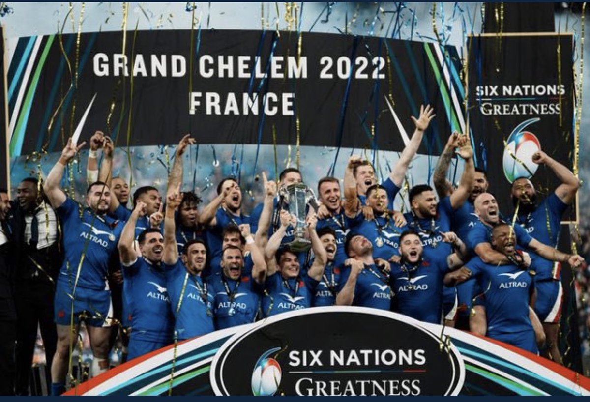 Félicitations au #XVdeFrance pour leur 10e #GrandChelem de l'histoire Quelle équipe 🇫🇷! 👏💙🤍❤️