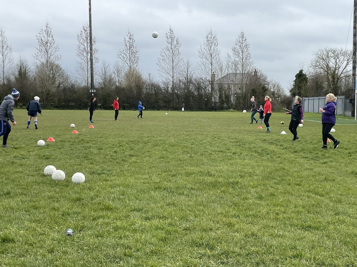 LgfcMoyle's tweet photo. A huge โญ๏ธWELL DONEโญ๏ธ to this incredible group of ladies who took part in the first Gaelic for Mothers and Others training session this morning in Monroe ๐๐ป๐๐ Great craic was had while learning some new skills from coaches Robbie and Declan #noncompetitive #fun #football https://t.co/Hj6gcn6P9J