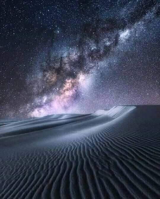 redditSpaceView's tweet image. Milky Way over the Namibian desert 📷cred  @ mbeiter