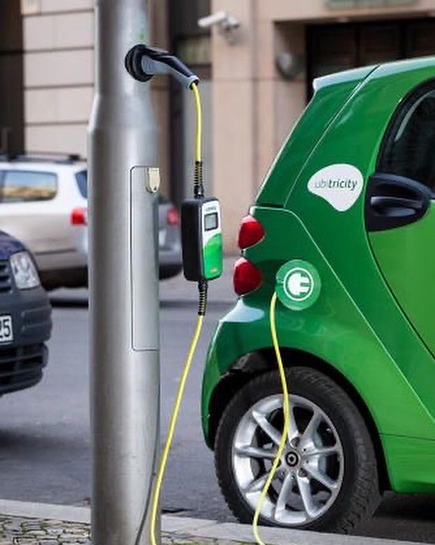 e-Mobility hızla yayılıyor, #EV'leri yolda tutmak için gelecekteki teknolojileri tasarlamalı ve bunlara yatırım yapmalıyız.
- Şarj edebilen otoyollar
- Kablosuz şarj sistemleri
- Yaygın şarj noktaları
- Asistan hizmetleri ve dahası..

#eMobility #Automotive #EV #tr2usedcars