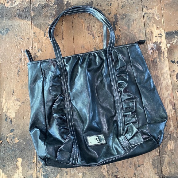 So good I had to share! Check out all the items I'm loving on <a href="/Poshmarkapp/">Poshmark</a> #poshmark #fashion #style #shopmycloset #vintage #bananarepublic #newyorkcompany: posh.mk/s819yeE8xob