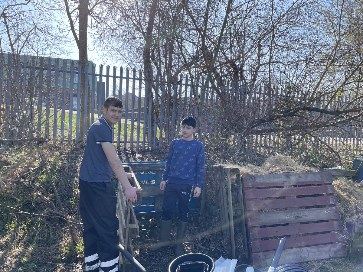 Early morning deep clean of our barn by some of our amazing young volunteers, self organised, led by a young person, involves mucking out old bedding, composting, power washing floors/walls, cleaning the feeders/water buckets. This is how you develop responsibility &amp; ownership.🌟