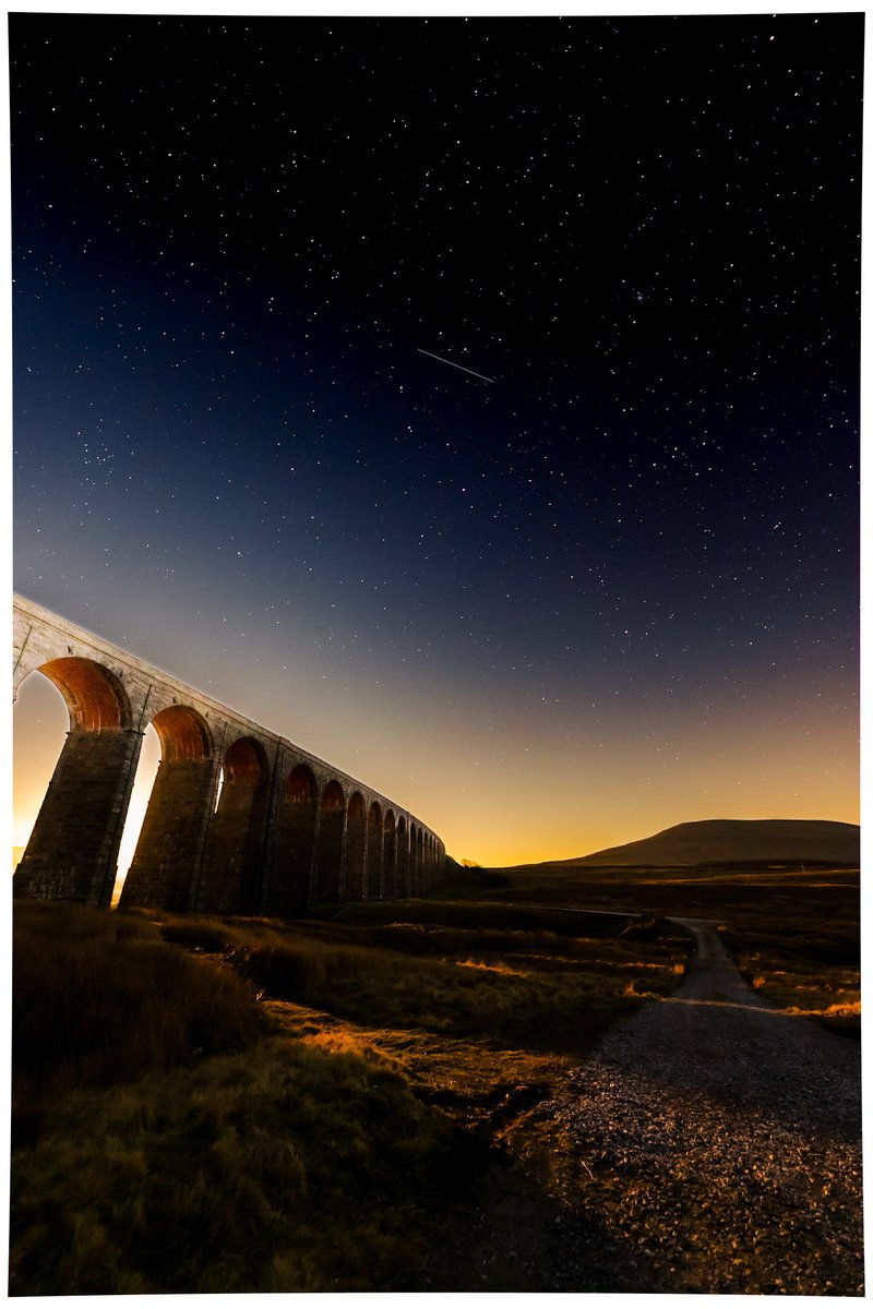 andy_d_barron's tweet photo. Ribblehead Viaduct in the moonlight last night. ⁦@Hudsonweather⁩ ⁦@ThePhotoHour⁩ ⁦@StormHour⁩ ⁦@500pxrtg⁩ https://t.co/94JKXtmlRN