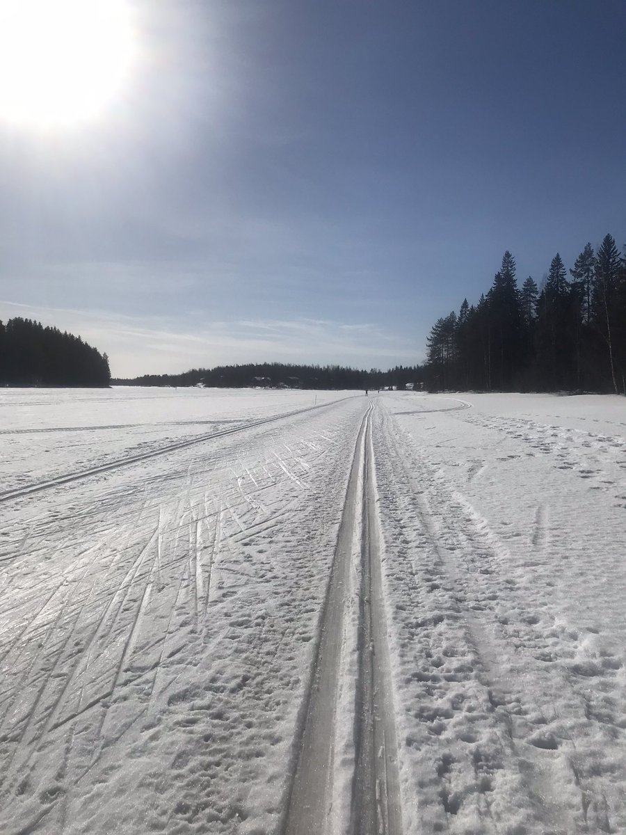 Vaikeaa täällä olisi olla onneton. #kuopiotahko #finland #happiestcountry #hiihto