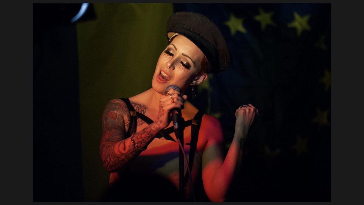 Quiveringlip💋 tweet media