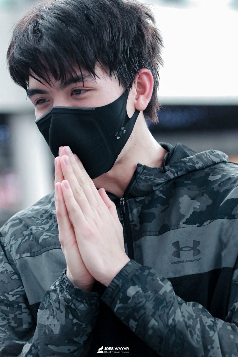 JossWayarofc's tweet photo. 20.03.22 
♡ ช่วงคุณจอสพบปะแฟนๆ 

#CURRY3ON3THAILAND2022
#จอสครับไม่ใช่จอร์ช #JossWayar https://t.co/p0sTgaJZhk