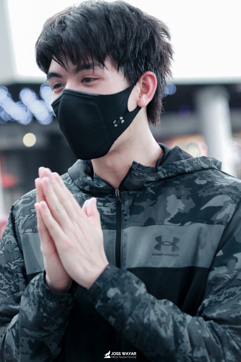 JossWayarofc's tweet photo. 20.03.22 
♡ ช่วงคุณจอสพบปะแฟนๆ 

#CURRY3ON3THAILAND2022
#จอสครับไม่ใช่จอร์ช #JossWayar https://t.co/p0sTgaJZhk