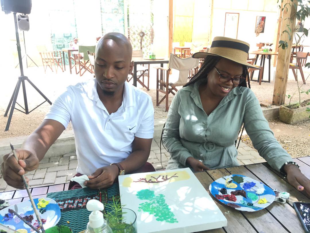 Kiganyi_'s tweet photo. Tunashukuru wadau wote waliofika Climate Art Cafe siku ya jana. S/o kwa
@AYICCtz @AYICC Africa @OISEA @hudefo
#learnwithart #climateartcafetz https://t.co/lFNh8z7qtt