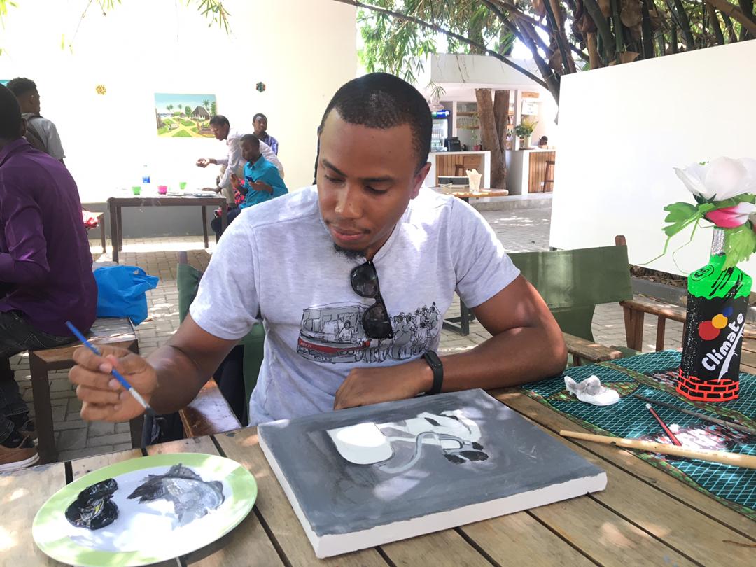 Kiganyi_'s tweet photo. Tunashukuru wadau wote waliofika Climate Art Cafe siku ya jana. S/o kwa
@AYICCtz @AYICC Africa @OISEA @hudefo
#learnwithart #climateartcafetz https://t.co/lFNh8z7qtt