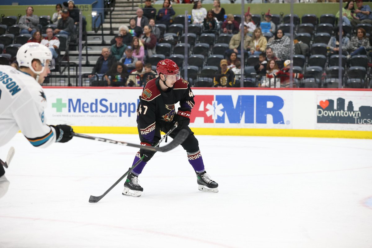 UVMmhockey's tweet photo. Congratulation to @Lagunov_17 who made his @TheAHL debut last night with the @RoadrunnersAHL!
#GutHockey https://t.co/QFVe3rvgMR
