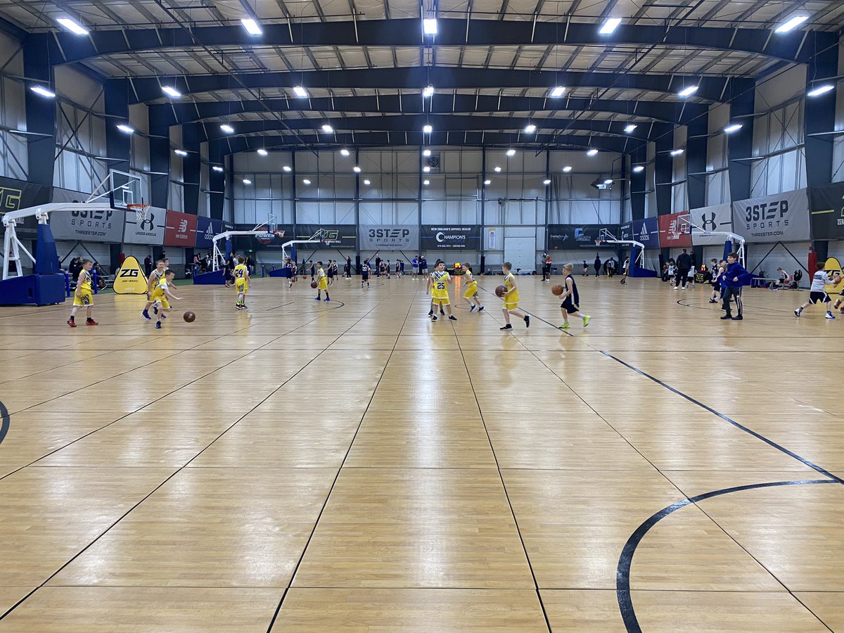 HayleaVerrastro's tweet photo. Bright and early for day 2 at #ZGBracketBuster‼️ 🏀 
GOOD LUCK❗️ https://t.co/bal91U3jTy