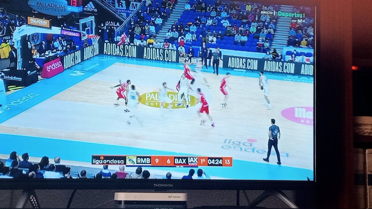 MarcelPellejero's tweet photo. #Elpla Madrid - @BasquetManresa Paquito el Manresano #sofavip https://t.co/13qzqaJbuO