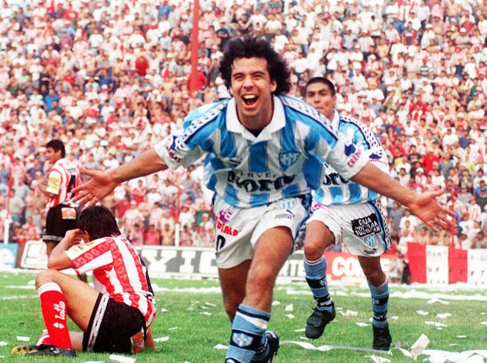 AntiFutbol8's tweet photo. 🔴⚪️SAN MARTÍN🆚ATLÉTICO⚪️🔵

📌Atlético Tucumán vence por 2 partidos en el historial.

📌El primer encuentro se dio en 1911 cuando Atlético ganó 2-0.

📌En 1913 ganó Atlético 10-0.

📌Atlético Tucumán is better. https://t.co/r0SzR7QS8O