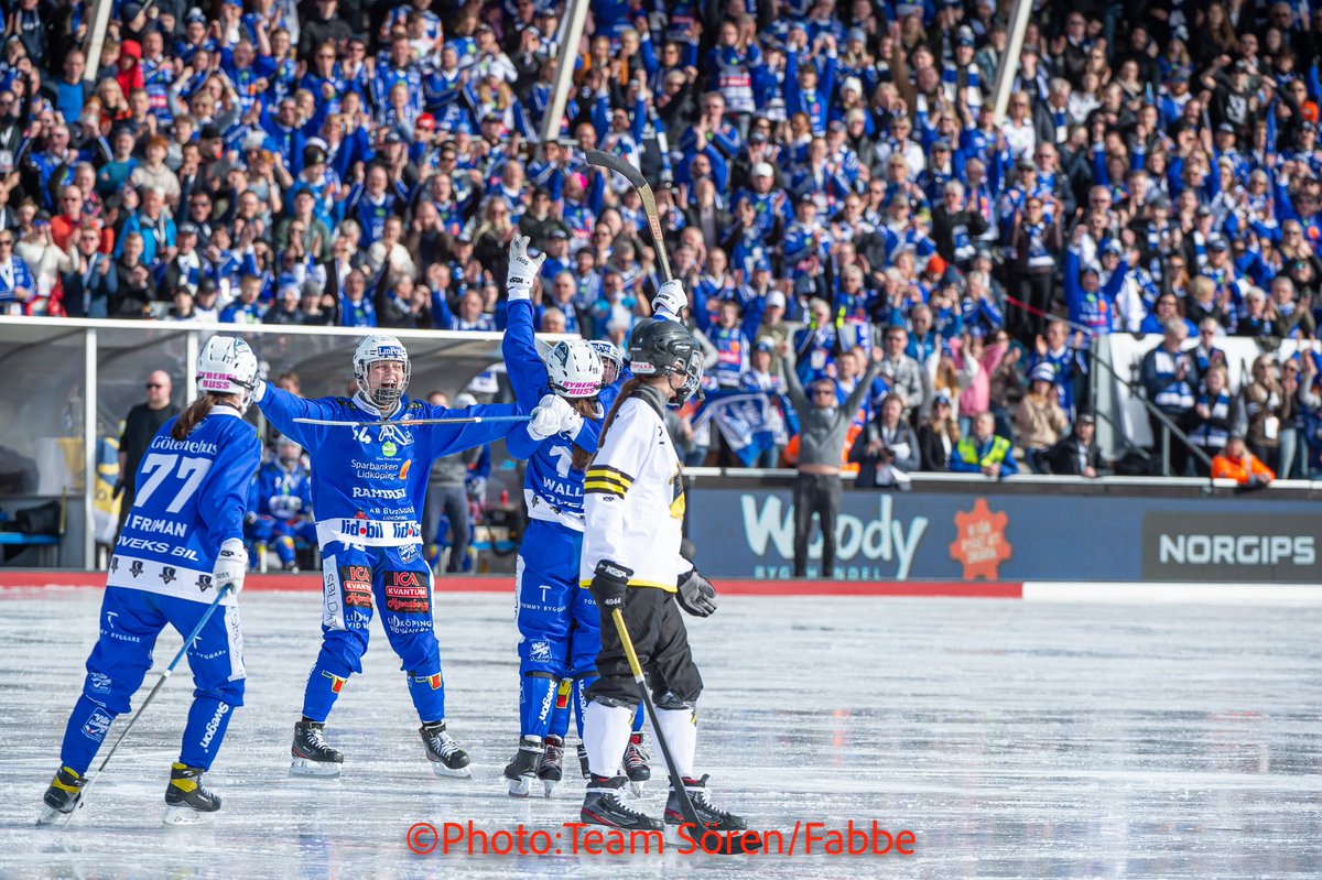 vlbk_officiella's tweet photo. Vi vann på läktaren &amp; på isen 💙🤍

#VLBK #Lidköping https://t.co/jPlJPdLXZU