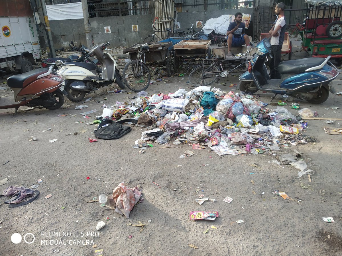 gauravcomplex's tweet photo. @AdilKhanAAP @AAPDelhi Can someone please help in getting Shalimar Bagh BG, house no 1, east, block cleaned https://t.co/cop9NvDQUk