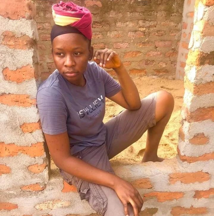 legitngnews's tweet photo. "I asked for urgent 2k but got employed as a labourer by my parents." - Ekele Oyibo Patricia.

Life after school, Nigerian lady shares how she hustled for her 2k😅

How do you make your 'Urgent 2k'?

📸: Ekele Oyibo Patricia (Facebook)

#legitng #legitposts #sundayvibes https://t.co/DvzurMG2x5