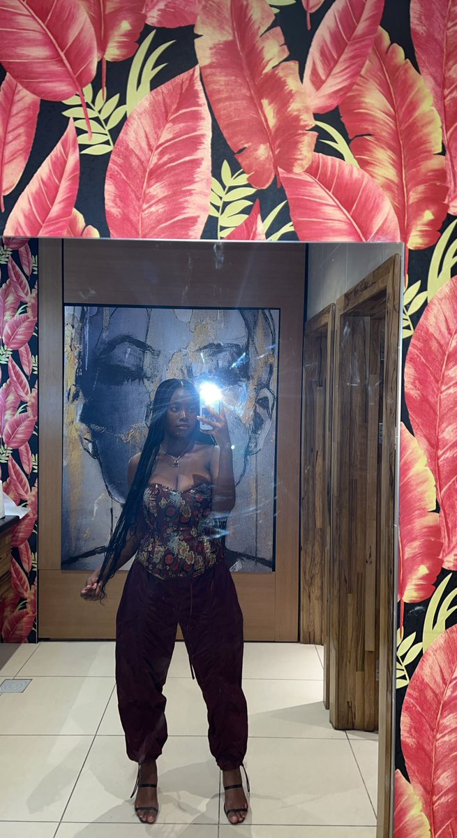 bbygirldarks's tweet photo. known for my style. https://t.co/J1vAu5m5MF