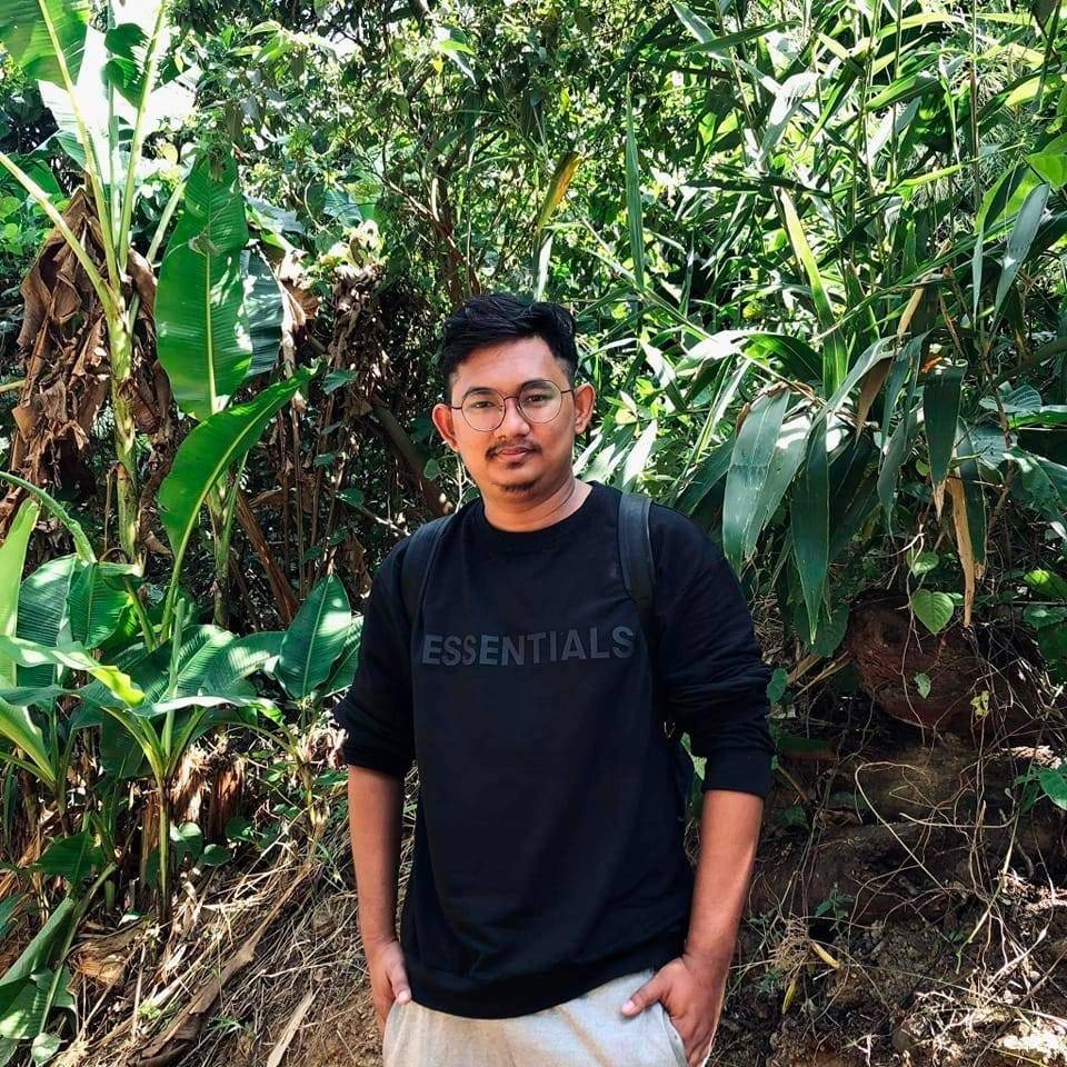 1/3 According to his friends who escaped from the junta army attacks, a young activist, Kyaw Zin Htet, 20, was shot dead by the MOC-19 in eastern Ye township on March 18 afternoon.