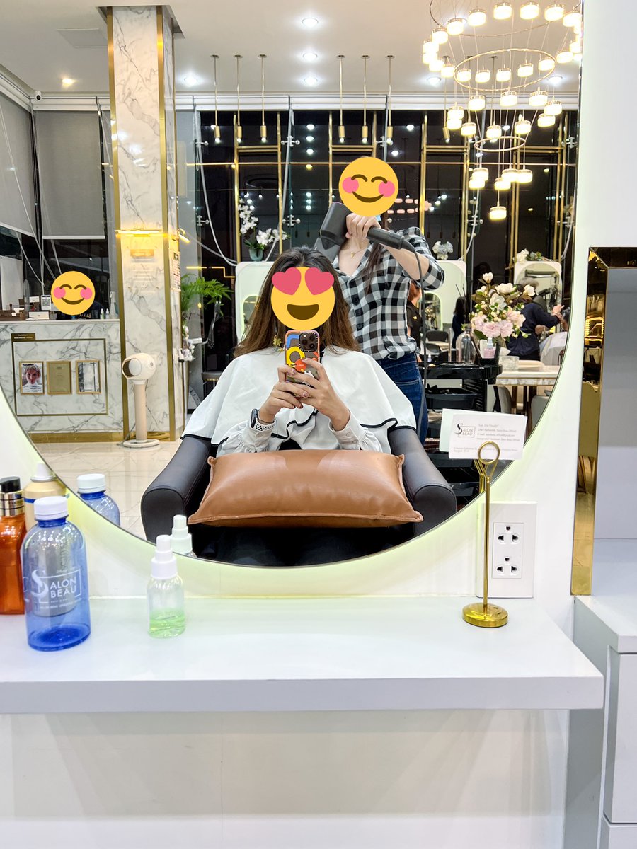 biQx_'s tweet photo. ขอรีวิวนิด คือนี่ดัดผมถาวรมาแล้วผมแห้งไม่ไหวเลยเสิร์ชหาร้านทำทรีทเมนท์แถวที่ทำงานดู มาเจอร้าน Salon beau ตรงเอกมัย ร้านใหญ่และสะอาดมาก ทรีทเมนต์ดี หอมด้วย นี่ทำตั้งแต่เย็นวันศุกร์จนวันนี้ผมยังนุ่มลื่นอยู่เลอ แนะนำจริงฮะ 🥹👉 @SalonbeauTH https://t.co/QHlebaXKwE