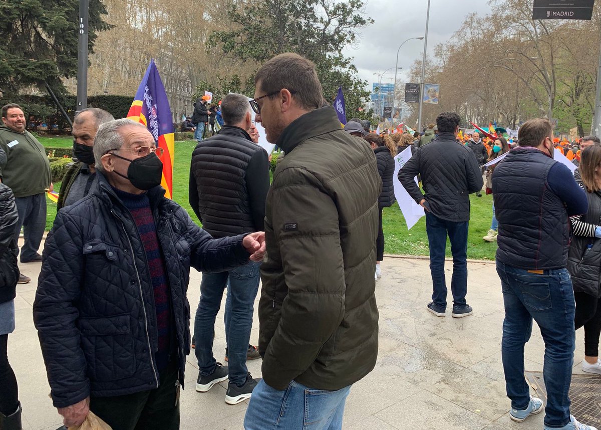 ppbalears's tweet photo. 🔵 El nostre secretari d’Organització @Tia_Sagreras ha acompanyat avui els nostres pagesos i ramaders en representació del @ppbalears a la manifestació del #20M a Madrid en defensa del nostre món rural. 🚜

#JuntosporelCampo https://t.co/jfWjSozjRc