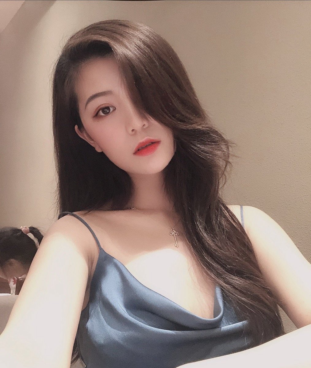 humberemp's tweet photo. The best friendship is when they are busy but care about each other, leave time to spare, and talk happily #get #partygirls #girls #sisters  #Selfiee https://t.co/VoIlxEApZH