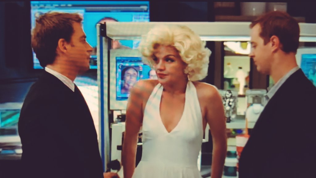 emichelle_24's tweet photo. 💮my favorite episode💮
アビーのマリリン・モンロー、何度観ても見惚れる😍💕
#NCIS 4x06 #Gibbs #DiNozzo #Mcgee #Abby #ncisjp #FOXチャンネル https://t.co/NPGabSh57A