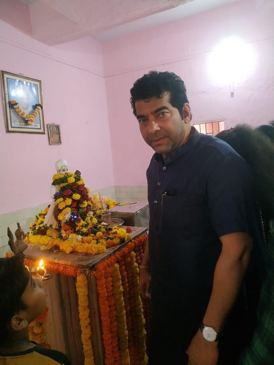 RMPATILSPEAKS's tweet photo. कुंडे वहाळ येथे तुकाराम बीज सोहळ्या निमित्त मुंबई(महाराष्ट्र) कृषी उत्पन्न बाजार समितीचे संचालक भाई राजेंद्र महादेव पाटील उपस्थित होते, संत तुकाराम महाराजांचे दर्शन घेतले तसेच भजनाचा आनंद घेतला, यावेळी श्री.सुदाम वास्कर आणि श्री.आर.आर.वास्कर यांनी राजेंद्र पाटील यांचे सत्कार केले https://t.co/RCiLH0ggYr