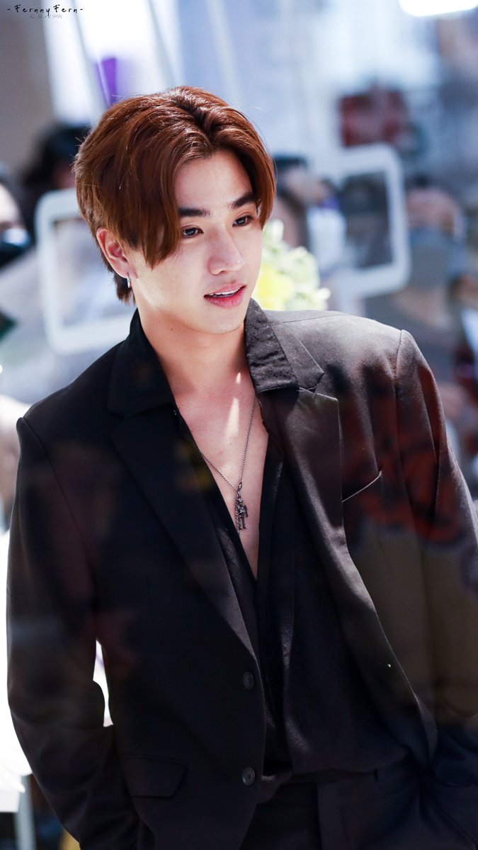 fernny_fern's tweet photo. หล่อจังเลยค้าบลูกค้าบบ 😳😳

@perthppe 🖤
#Happy21stPerthDay 
#UnionCoEventSpace https://t.co/I3ZJBgy3Vw