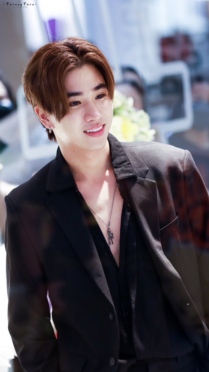 fernny_fern's tweet photo. หล่อจังเลยค้าบลูกค้าบบ 😳😳

@perthppe 🖤
#Happy21stPerthDay 
#UnionCoEventSpace https://t.co/I3ZJBgy3Vw