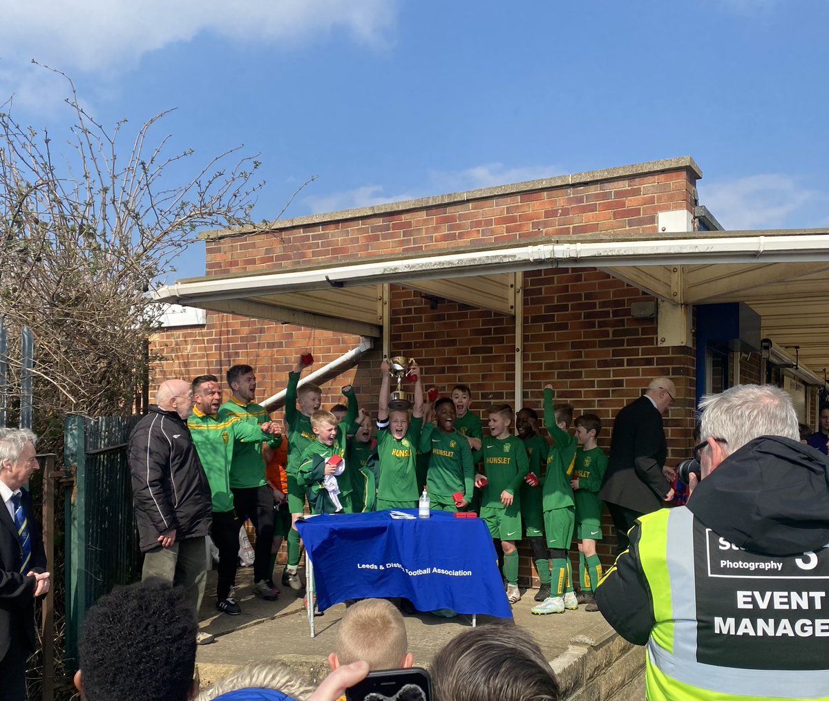 A massive well done to our U11’s who won their Leeds &amp; District Cup final today 6-1💚💛⚽️