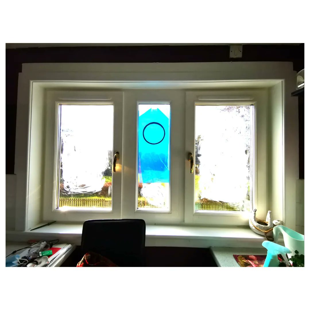GeerafDecorator's tweet image. 🏠Here we have photos of some windows and doors recently painted in the house in Livingston🚪

👩‍🎨We used #duluxtrade products on this project 👩‍🎨