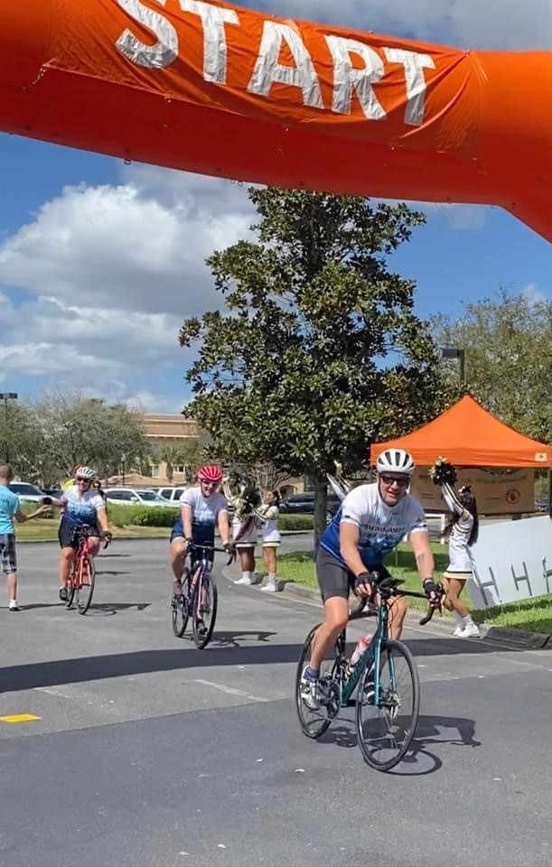 RaymondJames's tweet photo. For the fourth consecutive year, Raymond James associates participated in Bike MS, a bike-riding fundraiser for the National Multiple Sclerosis Society. Together, our team raised more than $7,400 for the cause. #RJCares #RJGetsFit https://t.co/rJSEeIUg3S