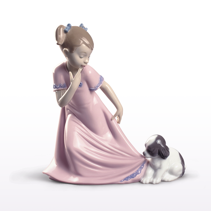 The_Chinashop's tweet image. This beautiful porcelain figurine features a young girl whose dress is being pulled by her puppy! This would be a marvellous gift for a dog lover of any age. ow.ly/e5Ax50IgLj5

#Nao #Animals #Dogs #Pets #Home #Decor #Gift #Giftideas