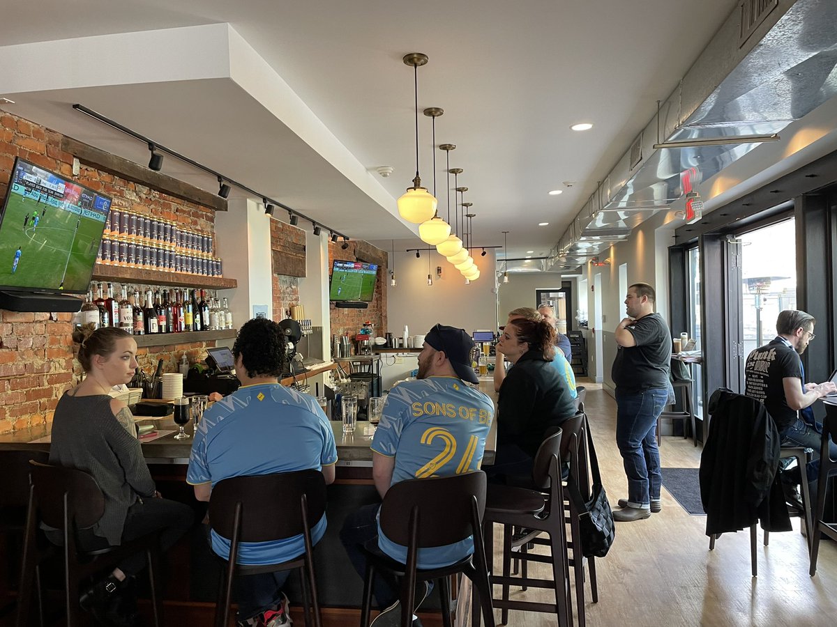 FatherOfBen's tweet photo. Thank you @NewRidgeBrewing for another amazing @PhilaUnion Viewing Party! #UnionViewingParty #DOOP https://t.co/G64FlLjcEV