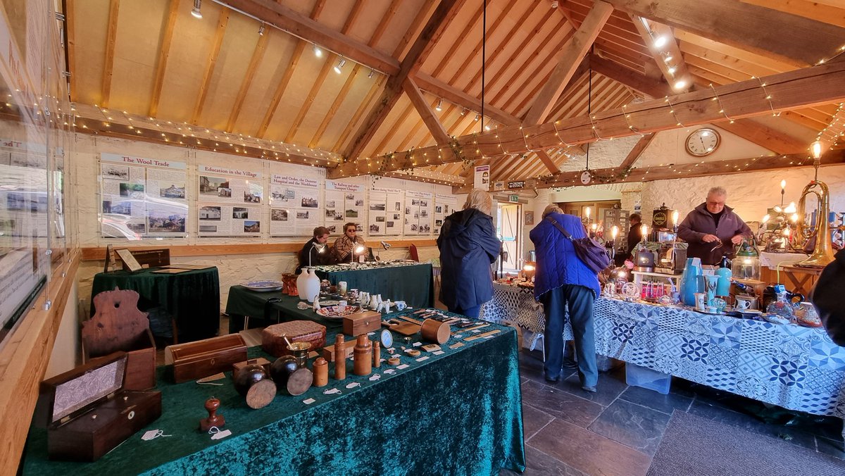 Dunster_Info's tweet photo. Beautiful day for the Antiques Fair in the Tithe Barn in Dunster, open until 4pm!
#Dunster #DunsterVillage #DunsterInfo #dunstertithebarn #tithebarn #antiquesfair https://t.co/bnfGNT06vZ