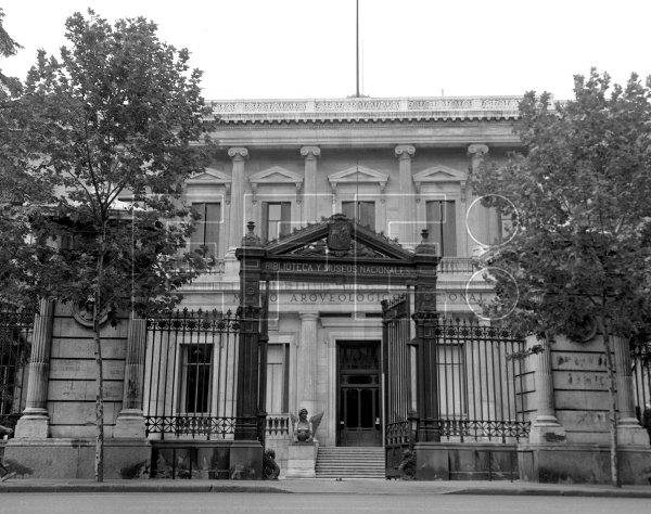 #TalDiaComoHoy de 1867 se creaba el Museo Arqueológico Nacional <a href="/MAN/">Man</a> por un Real Decreto, que también regulaba la existencia de una red de museos provinciales. #EFEfototeca