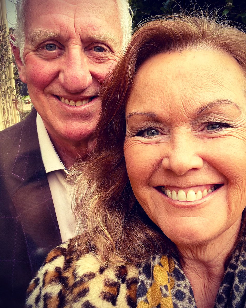 wendholden's tweet photo. 41 years ago today an 19-year-old journalist met a world traveller ten years her senior, who fell in love with her smile. Three weeks later he asked her to marry him. Guess what? We’re both still smiling! #anniversary #readerimarriedhim https://t.co/QpR3GBHUaV