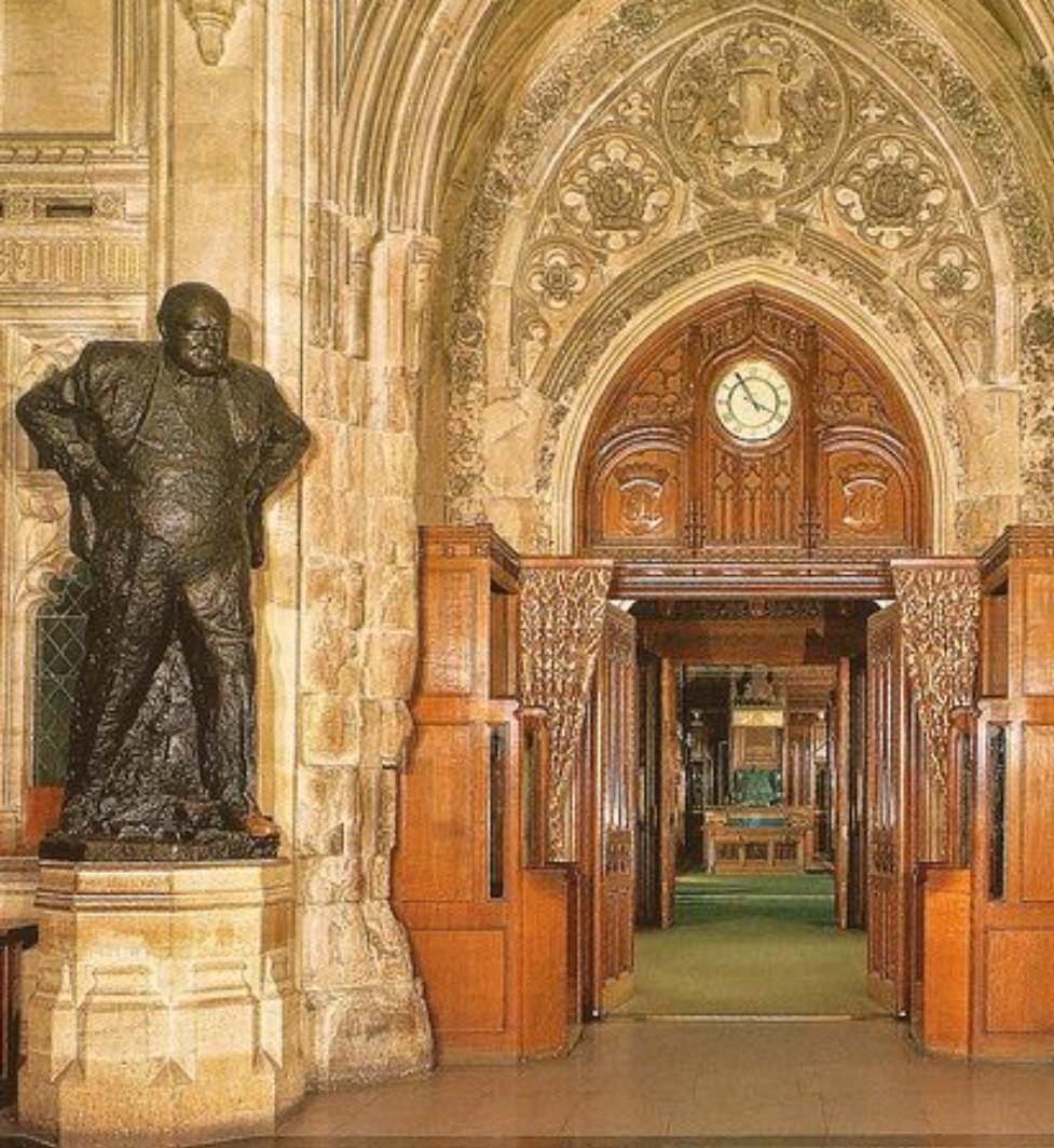 katieculture's tweet photo. On display at @ChartwellNT, a model, by the sculptor #OscarNemon, for the statue of #WinstonChurchill which stands in the Members' Lobby of the House of Commons. https://t.co/lSo4QlVOey