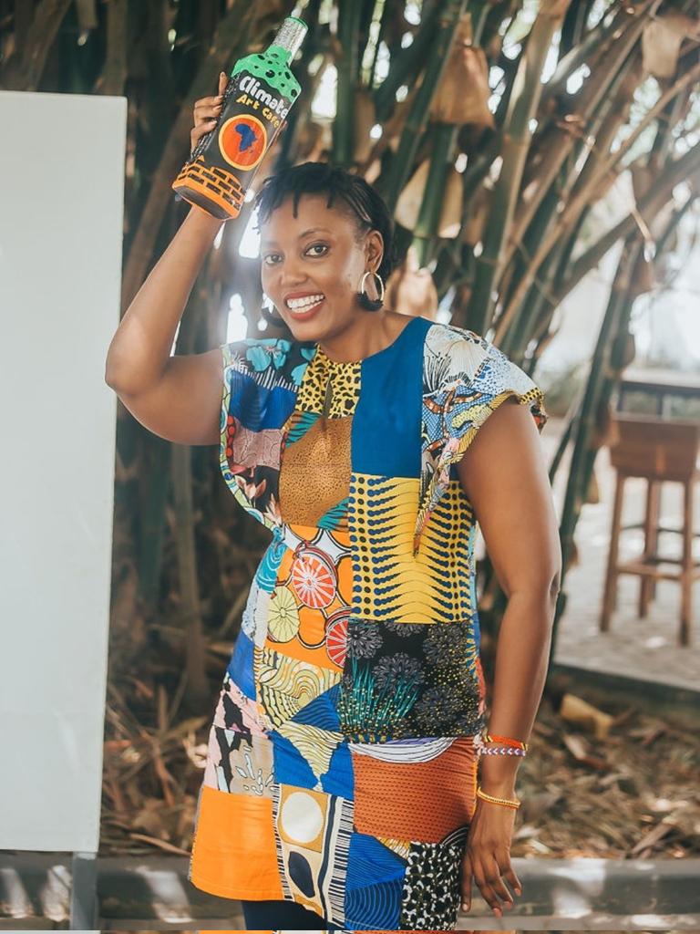 officielsalome's tweet photo. Jana kazi ilifanyika vizuri sana kila mmoja alionyesha ubunifu katika kuchora,
@AYICCtz @AYICC Africa @OISEA and @hudefo inapenda kuwashukuru wote walioshiriki,tukutane next time.
#learnwithart #climateartcafetz https://t.co/wjQ7WYoQH3