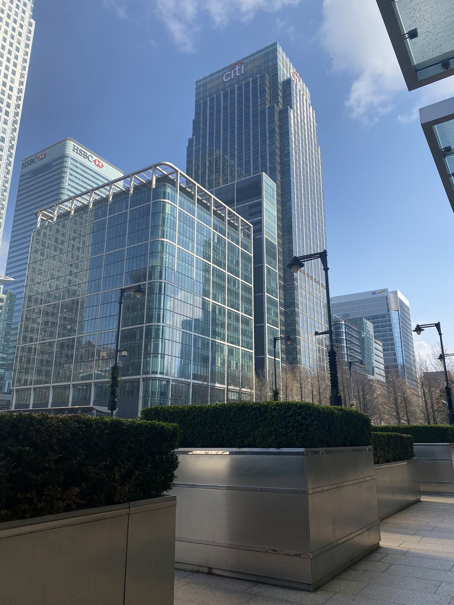 weevic18's tweet photo. Can almost image I’m back in NYC when I wander round Heron Quays #missingnyc https://t.co/U5U2mObeb3