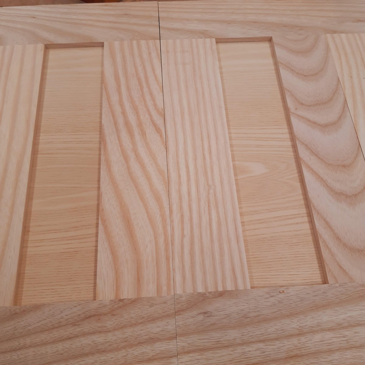 SCUniqueWoodSo1's tweet photo. Being busy in @SCUniqueWoodSo1 HQ designing &amp; creating is what we love to do 🧡🖤 Our current project is handcrafted bespoke bedroom furniture in Solid Ash. Watch this space to see the completed outcome. Feeling Inspired? 
#SpringEquinox #InternationalDayOfHappiness https://t.co/qRMozOF3mf