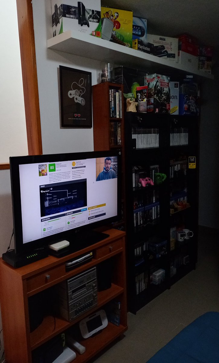YisaiGamer's tweet photo. Limpiando el polvo escuchando al genio 🕹️ 🎮
#Slobulus #GeneracionActual https://t.co/SW0YyFszFP