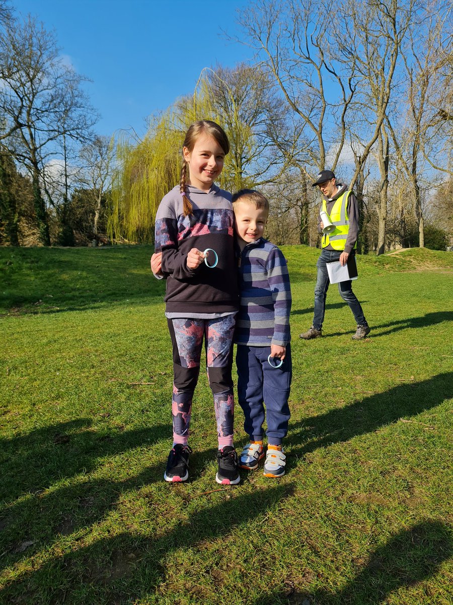 Stephen_MJR's tweet photo. It wouldn't be Sunday without @KLjnrparkrun and what a way to start with Belle and Arlo both recieving their half marathon wrist bands! Keep up the hard work 💪🏃‍♀️🏃
@HowardJuniorSch 
@Dahl_ClassHJS 
@KingsOak2018 https://t.co/tWL47YP6hi