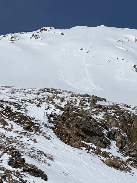 COAvalancheInfo's tweet photo. #CAICFrontRange MOD(2of5) You can trigger a dangerous avalanche on northerly and easterly slopes. You can trigger avalanches from below and a distance. Careful terrain choices are essential to stay out of danger. Stick to slopes below about 30 degrees. https://t.co/mHFwzEYUYZ https://t.co/ZgVrHA38dD