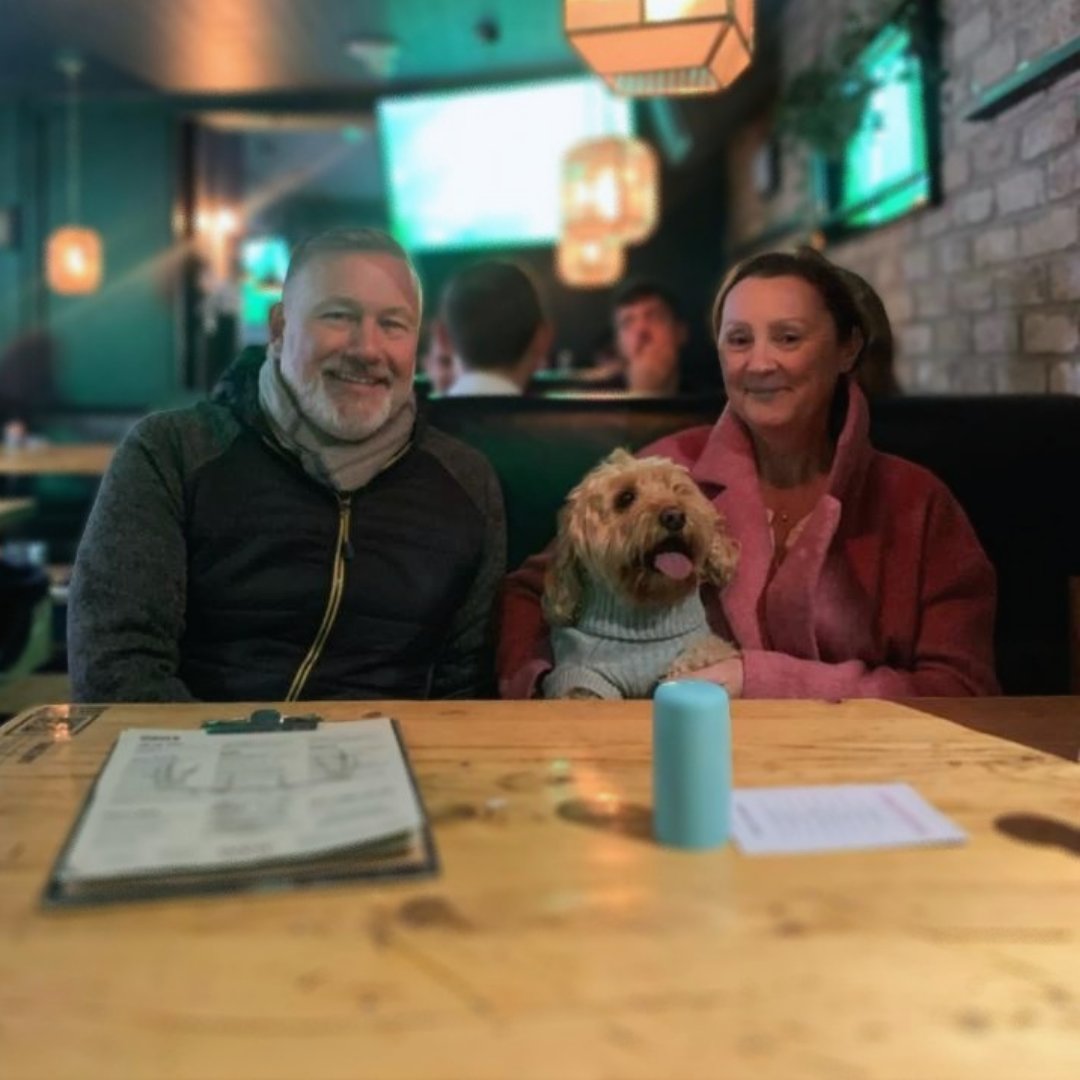 Mother's Day 💗🌷  is around the corner! No better time to show your mum love than treating her to a succulent roast proper for a queen! 👑

Book here: l8r.it/Rqly